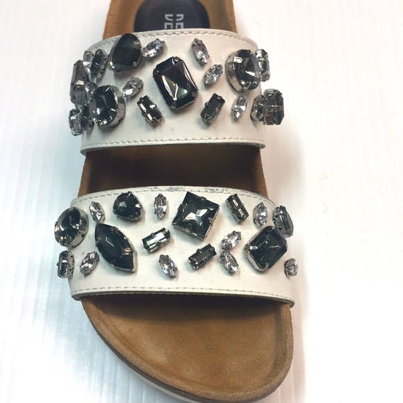 Design Lab Women’s White Leather Slides with Bling Embellishments. Sz 5. - Picture 2 of 11